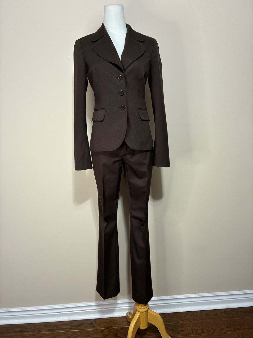 Bebe Women’s Classic Brown Pant Suit